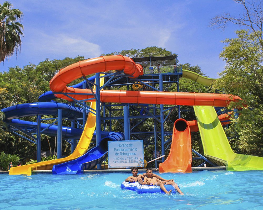 Nido de toboganes Aquaventura